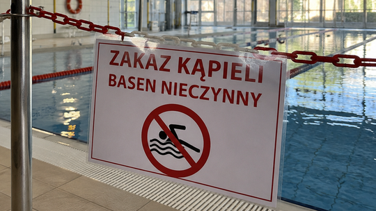 Pływalnia przy ul. Królowej Jadwigi zamknięta z powodu bakterii