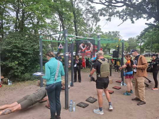 28 zawodników ukończyło polskie „Murph Challenge” w Legionowie. „To miasto przesiąknięte wojskiem”