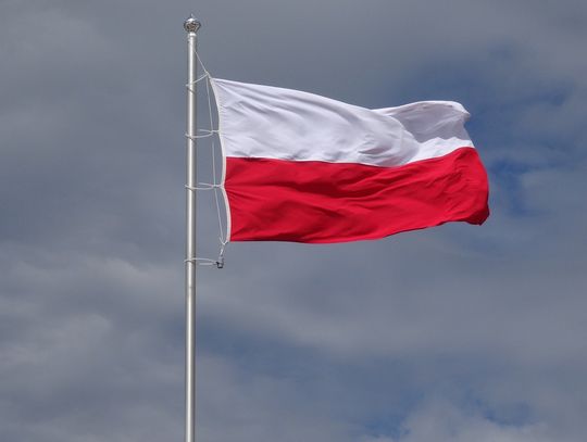 Byciem Polakiem to powód do dumy czy wstydu? - raport psychologów z PAN