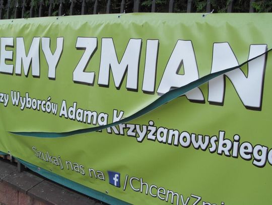 CHOTOMÓW. Pocięty baner kandydata na wójta