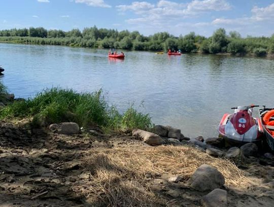 CZOSNÓW. Śmigłowiec spadł do Wisły. Dwie osoby w ciężkim stanie