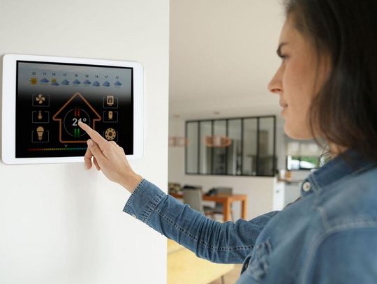 Dom jak na dłoni. Automatyka budynkowa jako osprzęt elektryczny w inteligentnej instalacji
