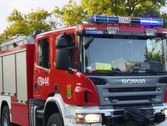 Gorejący wieniec na grobowcu