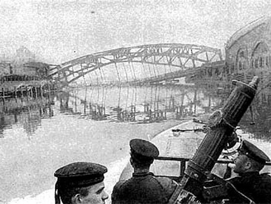 HISTORIA. Kurs na Berlin - Flotylla Dnieprza ńska na Bugo-Narwi 1944 - 1945