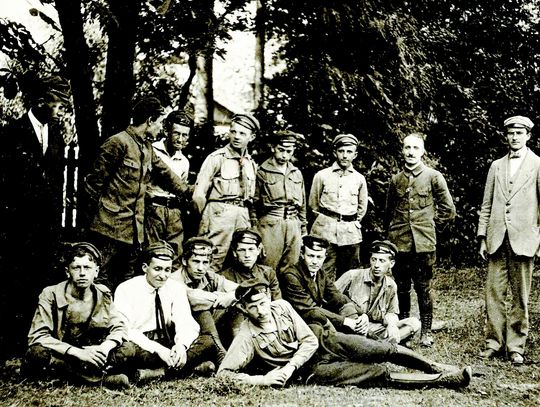 HISTORIA. Niepodległości trudne początki