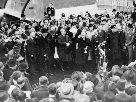 HISTORIA. Polityka ustępstw Zachodu wobec Niemiec i jego niezdecydowanie doprowadziły w 1939 roku do katastrofy, która dotknęła Polskę
