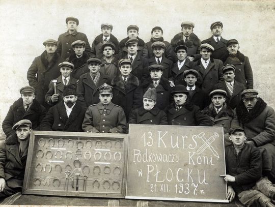 HISTORIA. Szlakiem serockich kowali. Jedyny zachowany do dziś budynek kuźni znajduje się przy ulicy Pułtuskiej. Postawił go w 1928 r.  Józef Turek