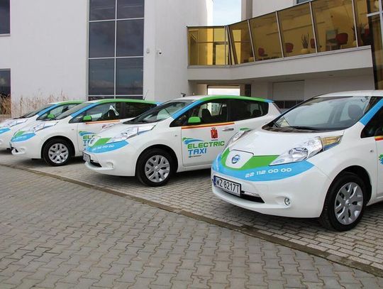 JABŁONNA. 200 elektrycznych taksówek