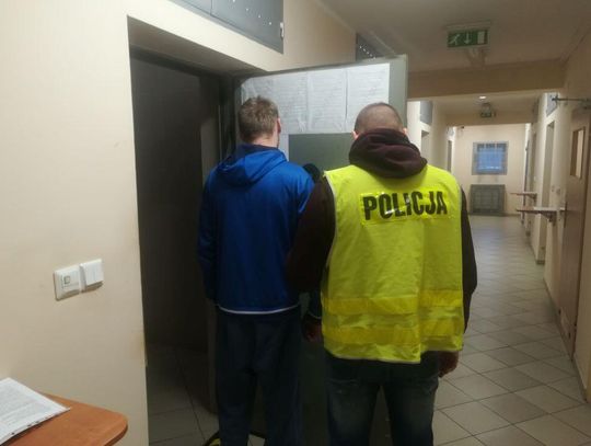 JABŁONNA. 28-latek i nieletni mieli 20 gram narkotyków