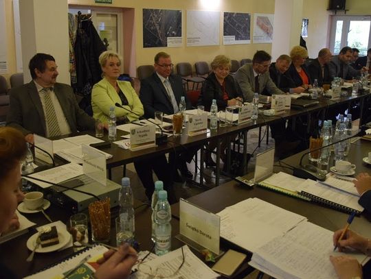 JABŁONNA. Częściowo nieważne uchwały Rady Gminy
