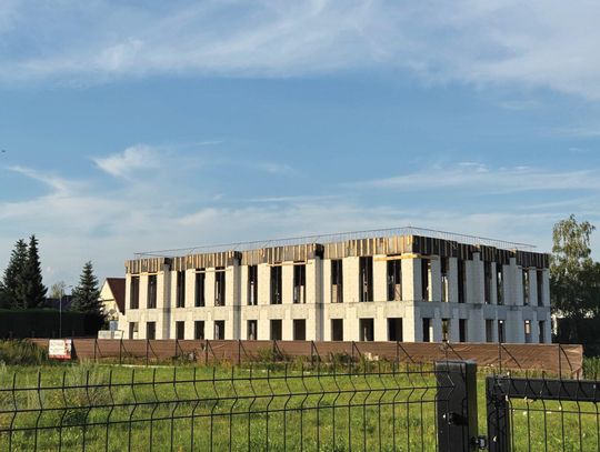 JABŁONNA. Kontrowersyjna zabudowa. Pałac SZEJKA w Jabłonnie?