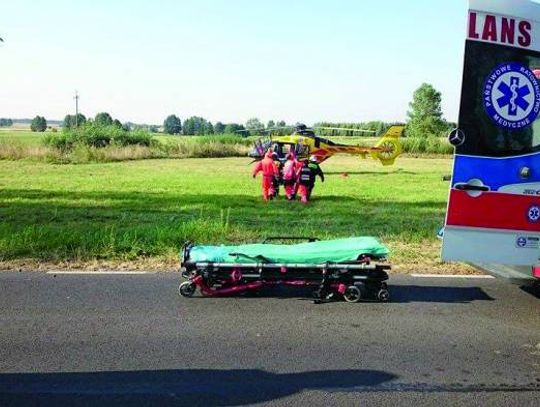 JABŁONNA/ RAJSZEW. Przygniotło go drzewo, do szpitala trafił helikopterem
