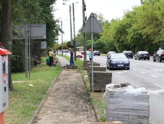 JABŁONNA. Ścieżki rowerowe wystartowały,  na początek 2 kilometry