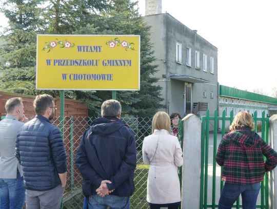 JABŁONNA. Wyrzucą dzieci na bruk?