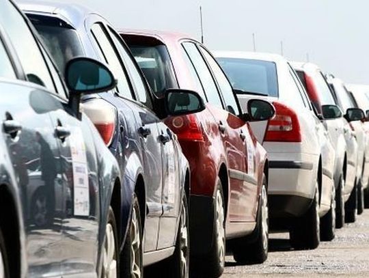 Jakie są korzyści związane z ubezpieczeniem floty pojazdów?