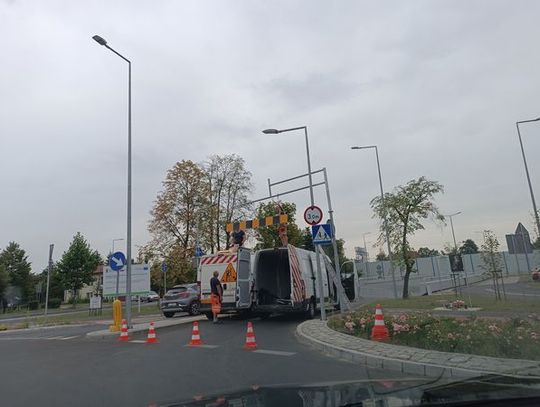 Kolejna naprawa bramownicy