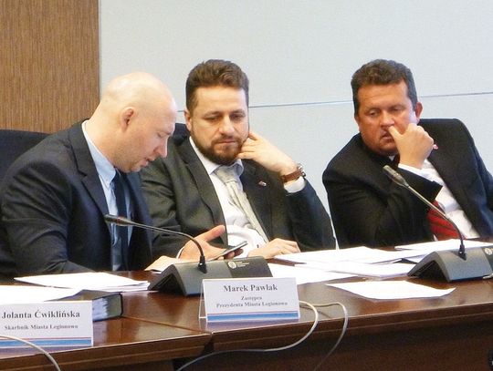KOMENTARZ DO SPROSTOWANIA. Który z nich mija się z prawdą?