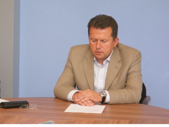 Kto trzyma ochronny parasol nad Smogorzewskim?