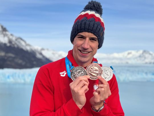 Legionowianin na krańcu świata! Michał Perl z medalami Pucharu Świata w zimowym pływaniu w Argentynie
