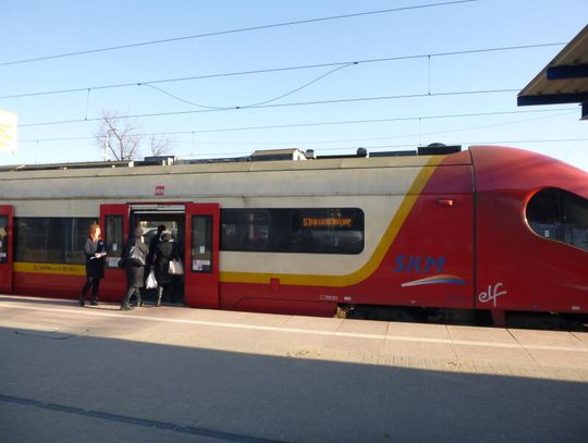 LEGIONOWO. 12-latek wpadł na pociąg. Utrudnienia w rejonie stacji PKP Legionowo Piaski