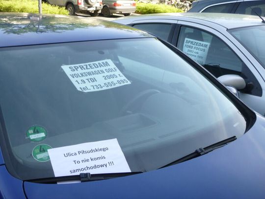 LEGIONOWO. Auta na sprzedaż blokują parkingi