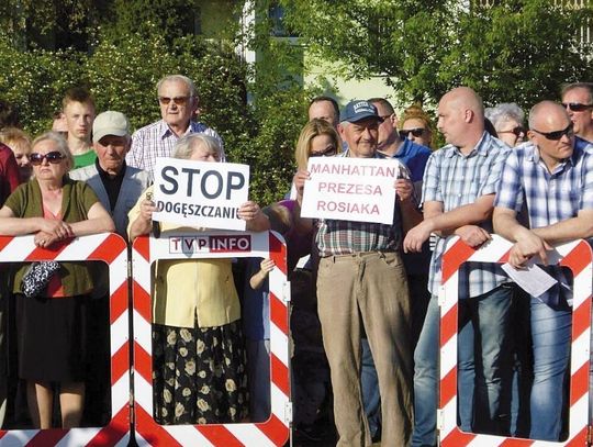 LEGIONOWO. Barierki znowu zainstalowane - Spotkanie ws. organizacji ruchu na ul. Broniewskiego.