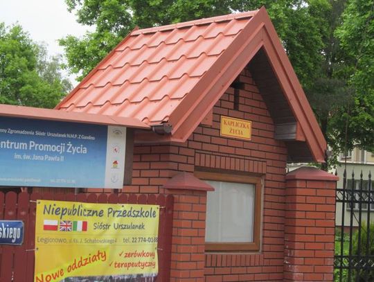 LEGIONOWO. Cud narodzin w Legionowie. Dziecko znalezione w Kapliczce Życia
