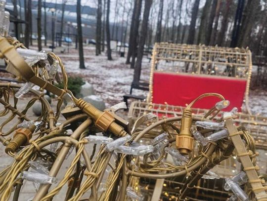 LEGIONOWO. Czy miasto zapomniało o dekoracjach świątecznych?