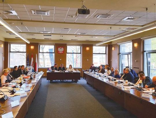 LEGIONOWO. Czy radni obniżą sobie diety i pensję prezydenta?