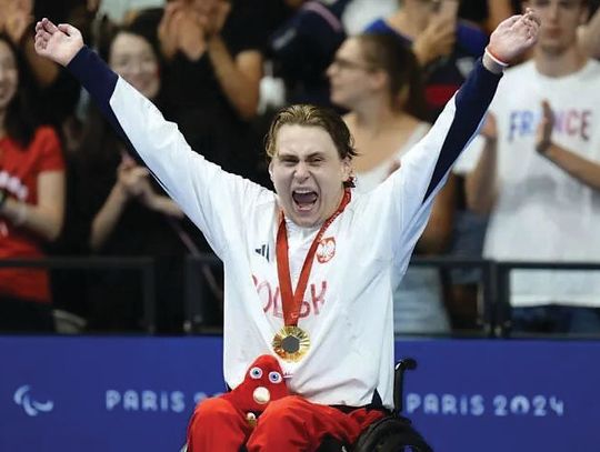 Legionowo. Dwa złote medale dla legionowskiego pływaka – Kamil Otowski podwójnym mistrzem olimpijskim