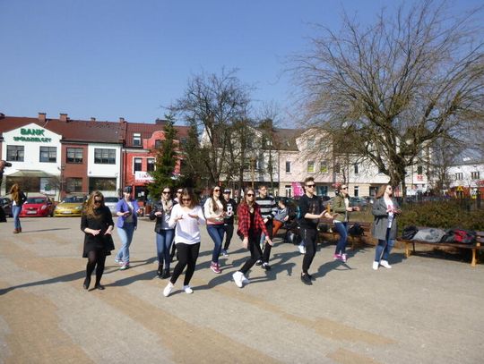 LEGIONOWO. Flash mob w środku miasta