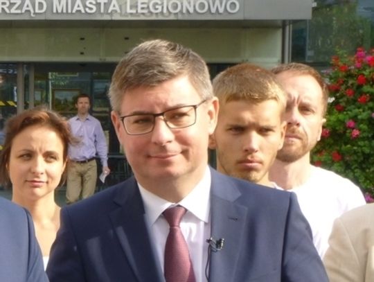 LEGIONOWO. Grabiec w cieniu... cieni