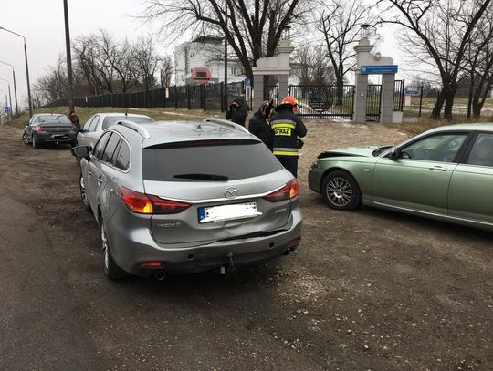LEGIONOWO  Karambol nieopodal Kauflanda. Zderzyły się 4 pojazdy