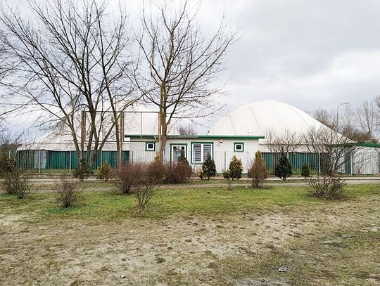 LEGIONOWO. Korty dla mieszkańców czy znajomych?
