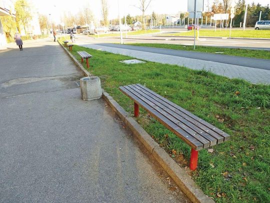 LEGIONOWO. Ławki już nie straszą. Porządki na osiedlu Piaski