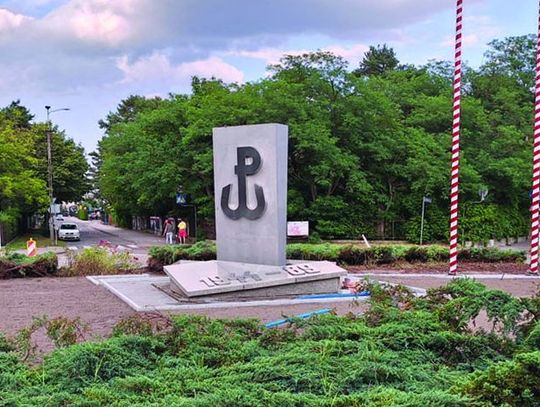 LEGIONOWO. Miejsca pamięci. Pomnik Polski Walczącej ponownie odsłonięty