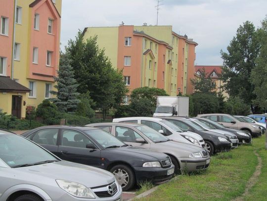 LEGIONOWO. Miejsca postojowe na niby - Porozumienie władz z deweloperem ws. miejsc postojowych