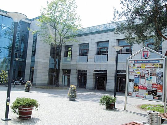 LEGIONOWO. Nie ma chętnych na restaurację w Ratuszu