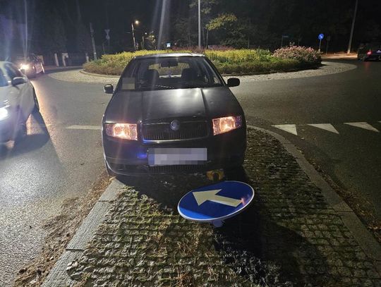 LEGIONOWO. Nie trafił w zjazd na rondzie