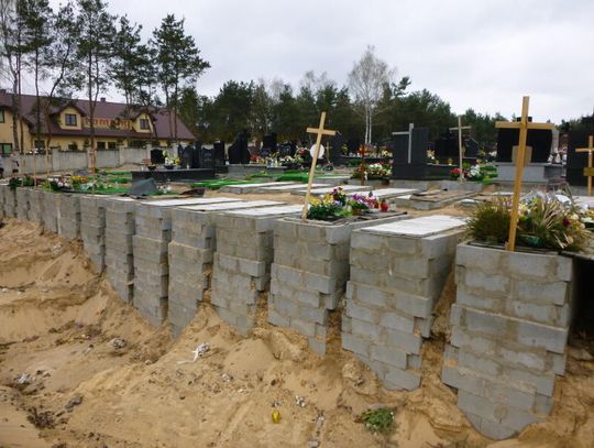 LEGIONOWO. Niezasypane grobowce