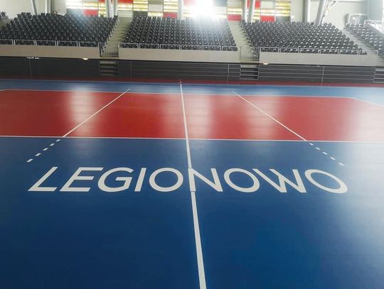 LEGIONOWO. Nowa podłoga na Arenie Legionowo