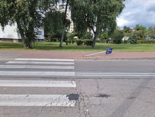 LEGIONOWO. Opieszałość i ZNIKAJĄCE przejście dla pieszych