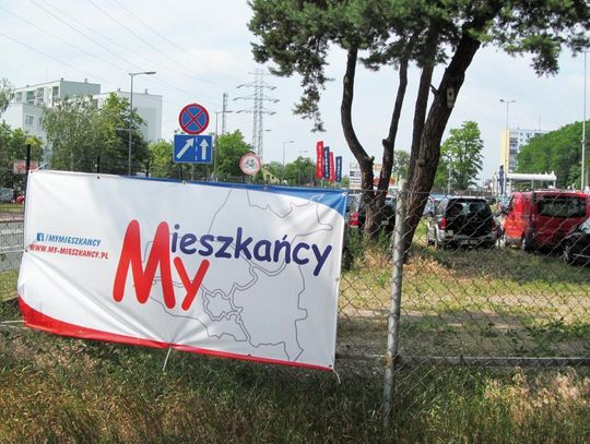 LEGIONOWO. Parking czy komis?