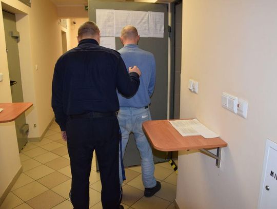 LEGIONOWO. Poszukiwana 16-latka oraz 50 gram marihuany