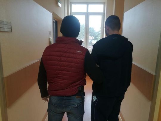 LEGIONOWO. Próbowali ukraść Mercedesa - dostali dozory
