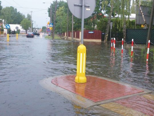 LEGIONOWO. Przyczyną podtopień jest zagęszczenie zabudowy