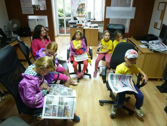 LEGIONOWO. Pszczółka Gosia z dziećmi z wizytą w redakcji