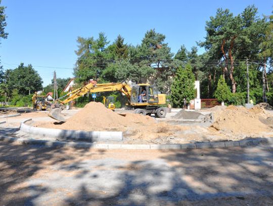 LEGIONOWO. Rondo przy Al. Róż na półmetku