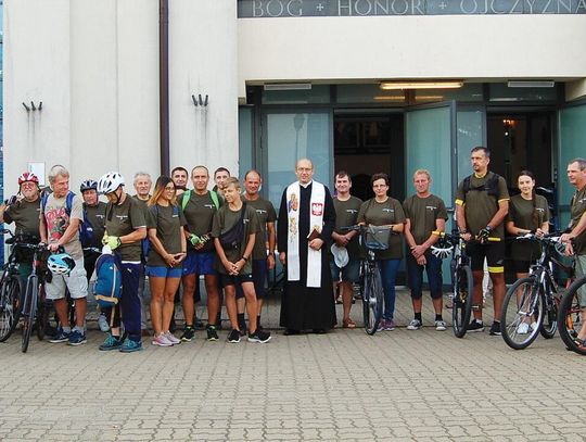 LEGIONOWO. Rowerzyści oddali hołd poległym w Bitwie Warszawskiej 1920