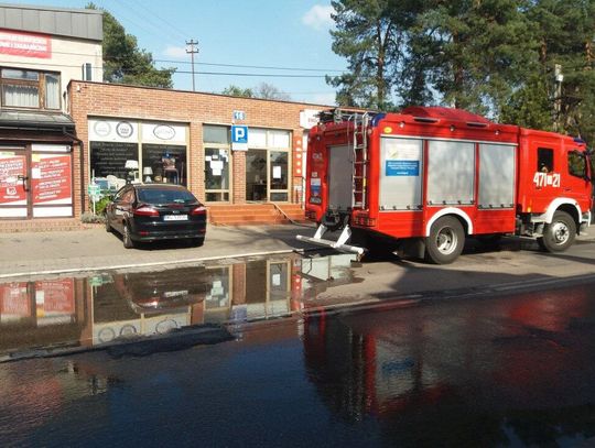 LEGIONOWO. Rura wodociągowa powodem interwencji Straży na Batorego